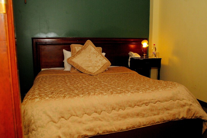Room 6 of 29