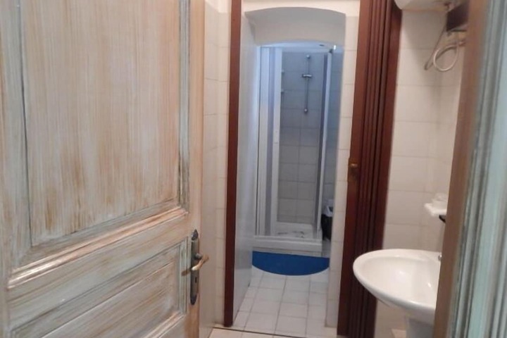 Room 14 of 22