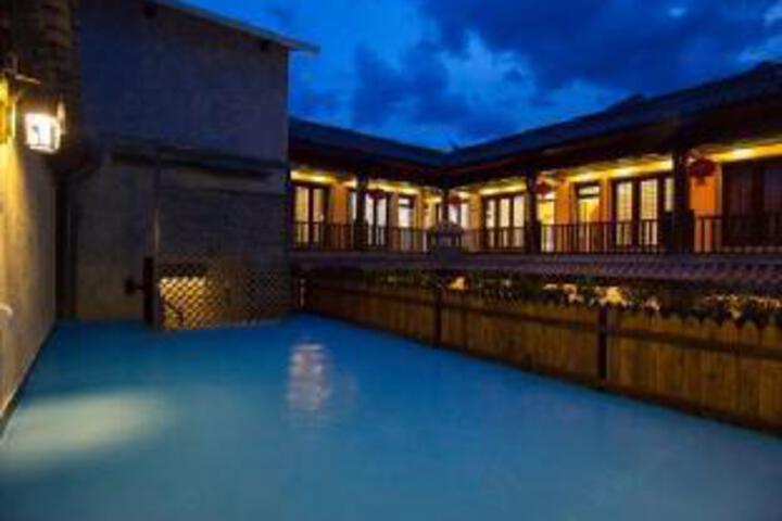 Dali Xizhou Hidden Creek Inn