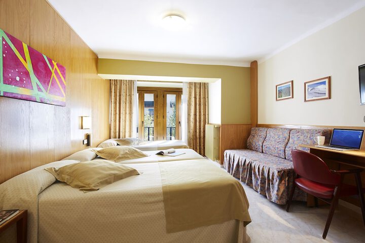 Room 10 of 45