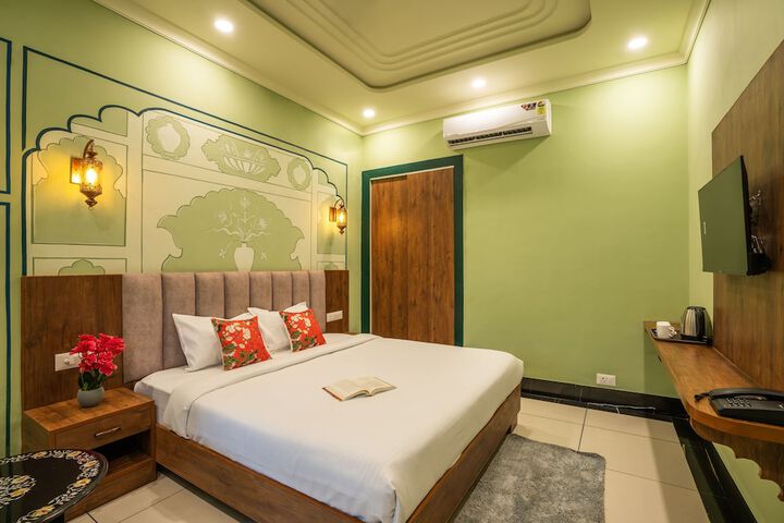 Room 43 of 90