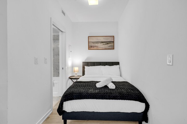 Room 21 of 192