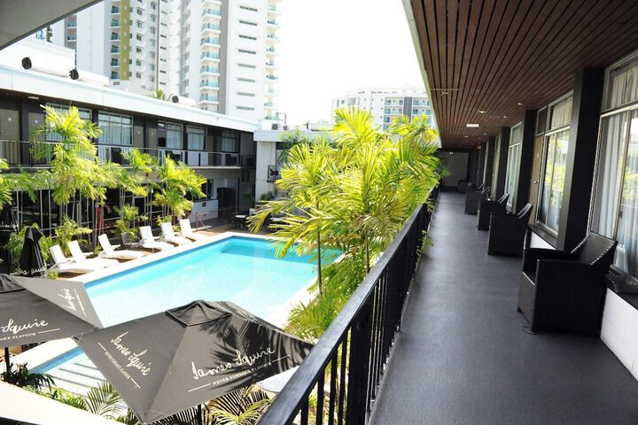 Pool Hotel