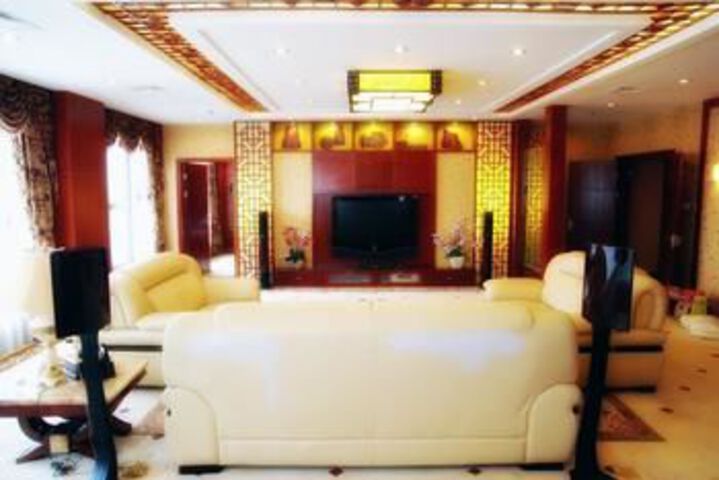 Room 9 of 17