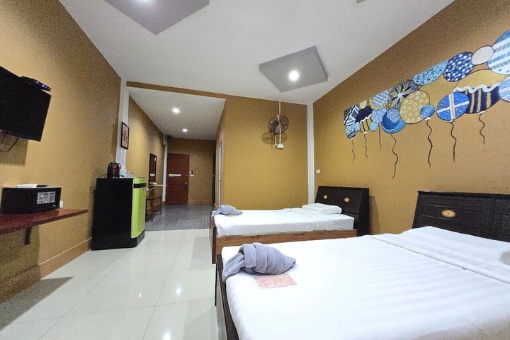 Room 6 of 47