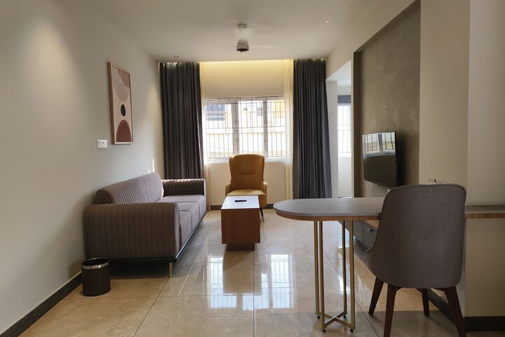 Room 35 of 46