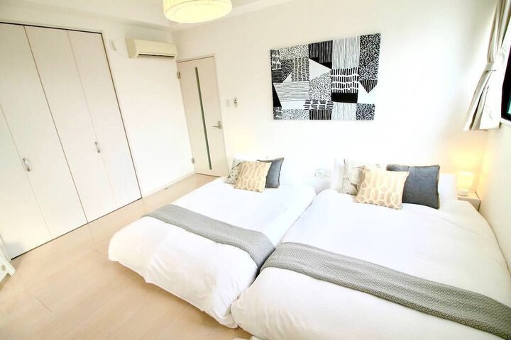 Room 10 of 36