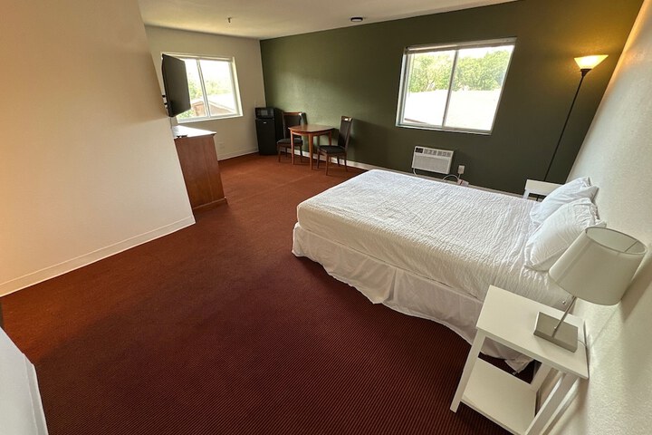 Room 17 of 37