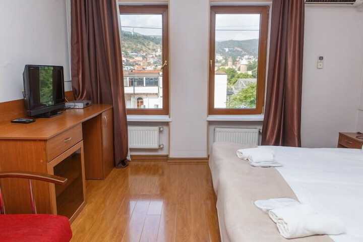Room 15 of 51