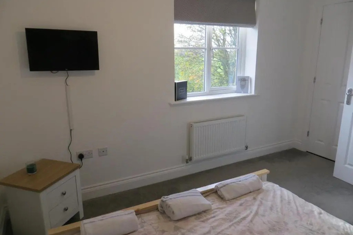 Room 5 of 11