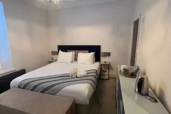 Room 16 of 63