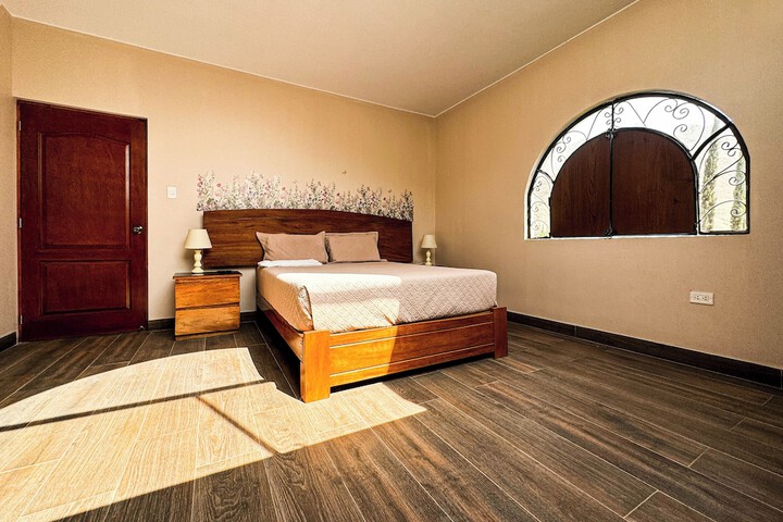 Room 13 of 134