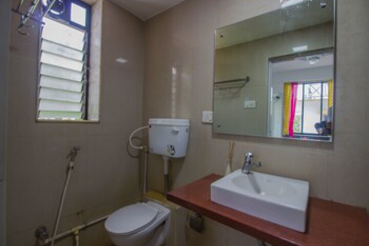 Room 4 of 25