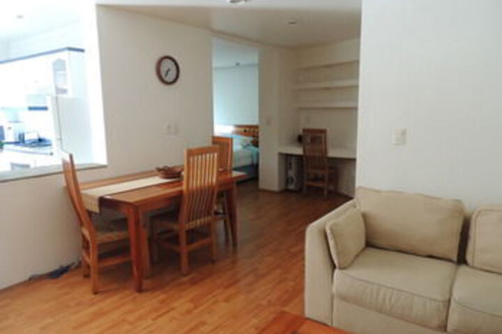 Room 9 of 11