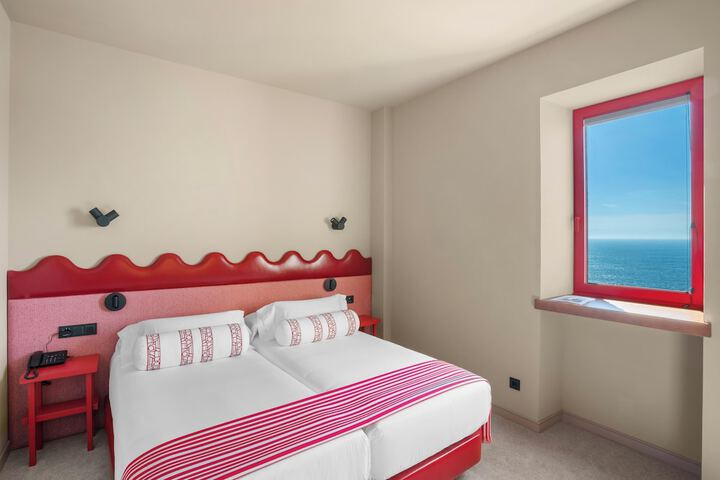 Room 8 of 31