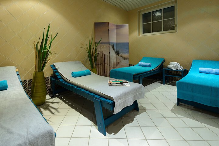 Pools & Facilities
