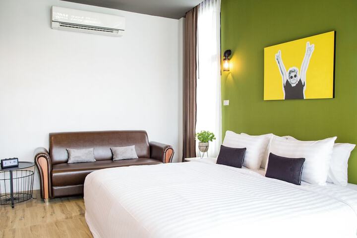 Room 6 of 42