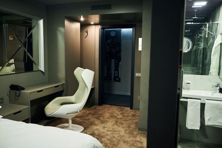 Room 22 of 114