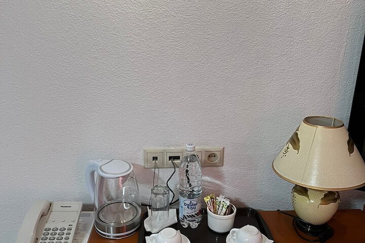 Room 17 of 106