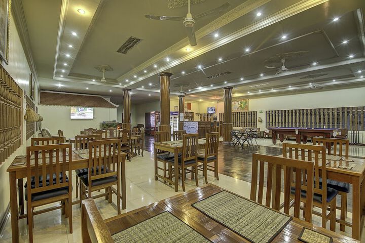 Dining 56 of 66