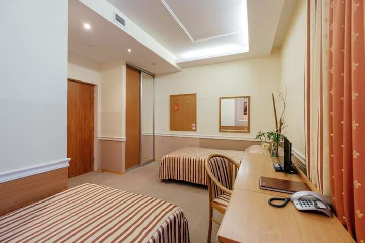 Room 13 of 29