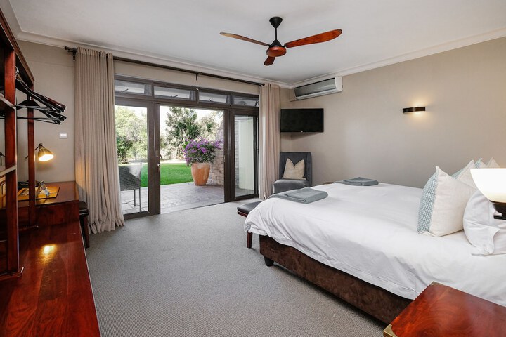 Room 5 of 62