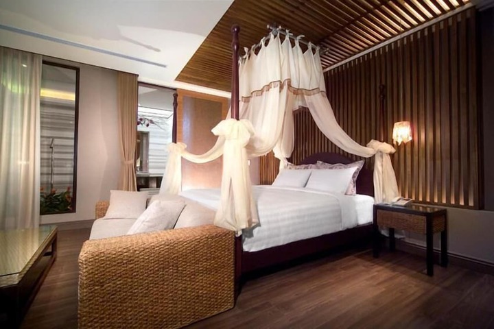 Room 19 of 53