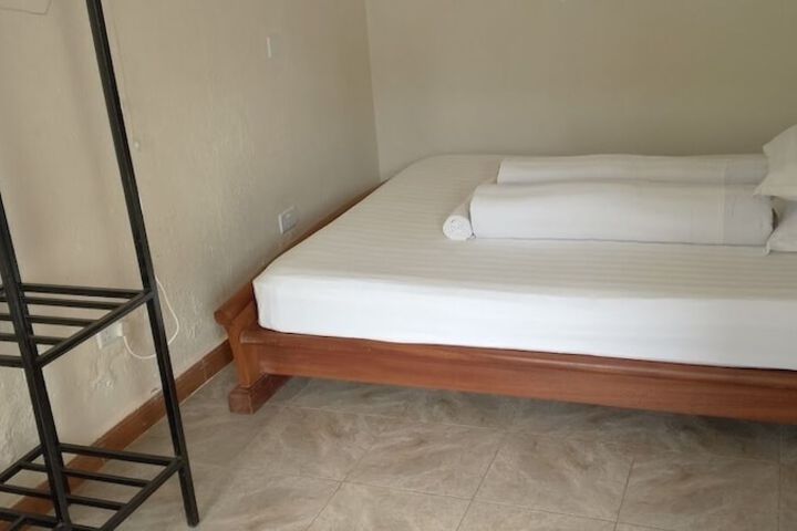Room 2 of 17