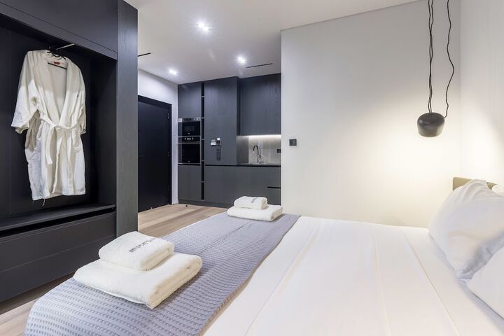 Room 18 of 182