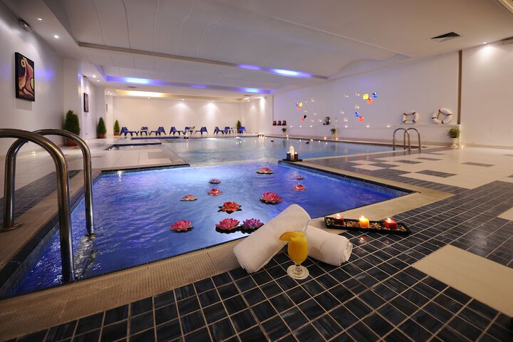 Hotel Pool