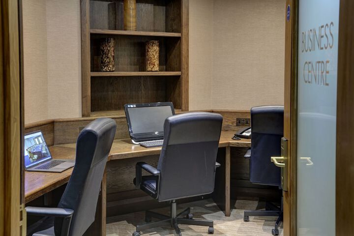 Business Center 62 of 68