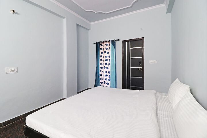 Room 13 of 25