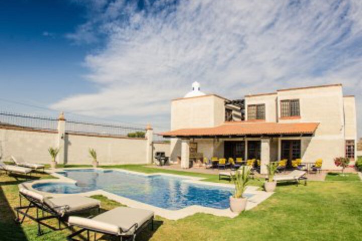 Hotel with Pool