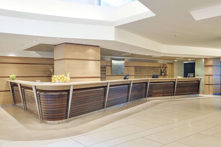 Entrance & Lobby