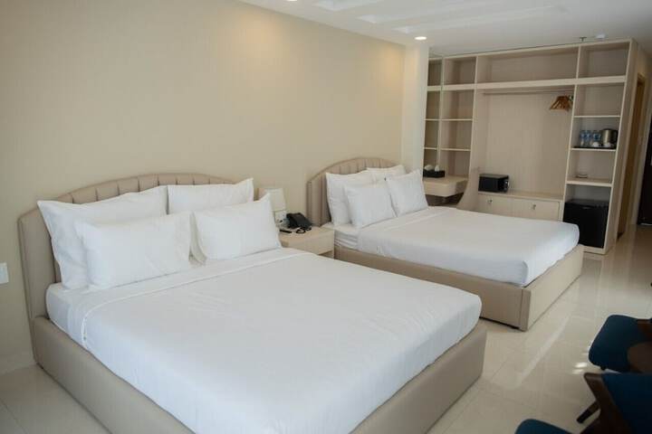 Room 10 of 24