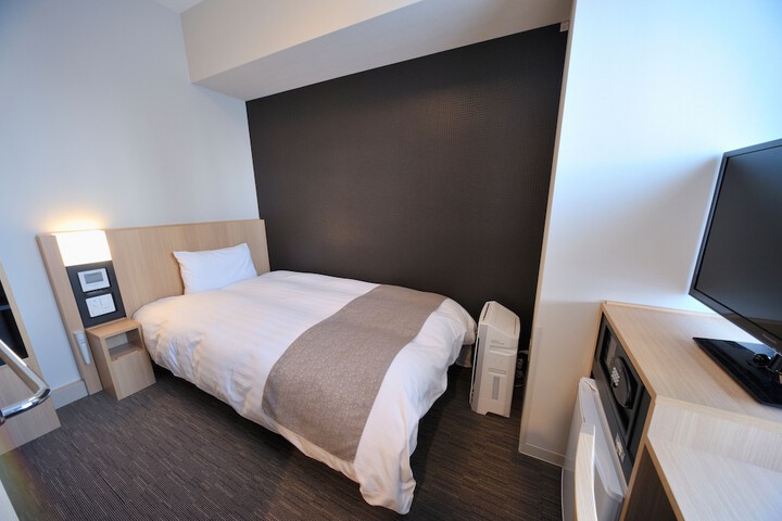 Room 10 of 144