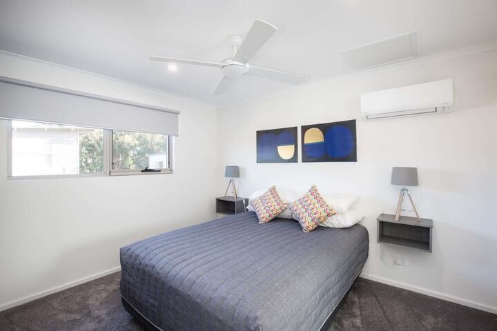 Room 11 of 104