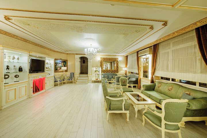 Guest Lobby