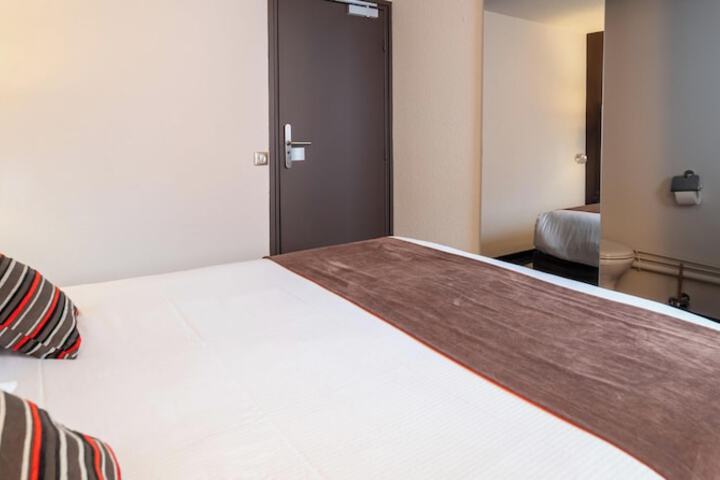 Room 18 of 40