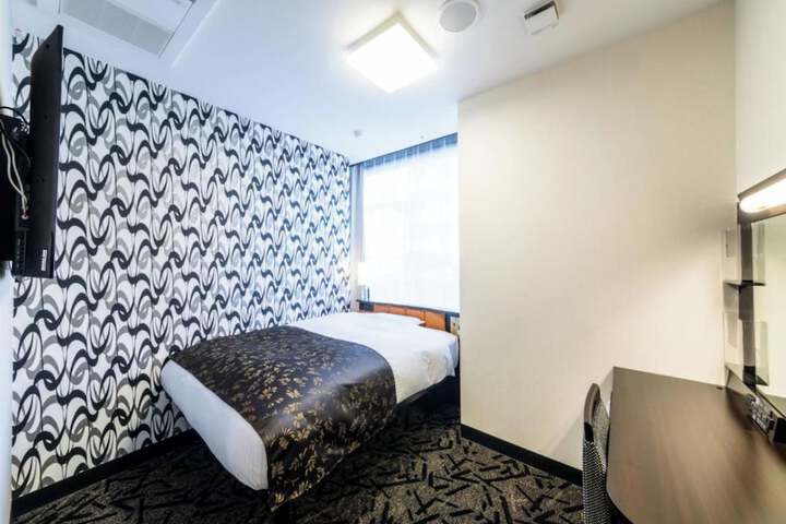 Room 9 of 40