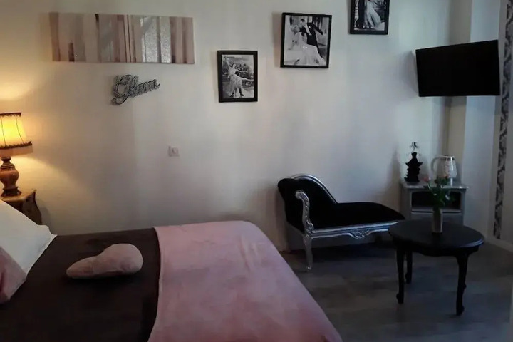 Room 2 of 14