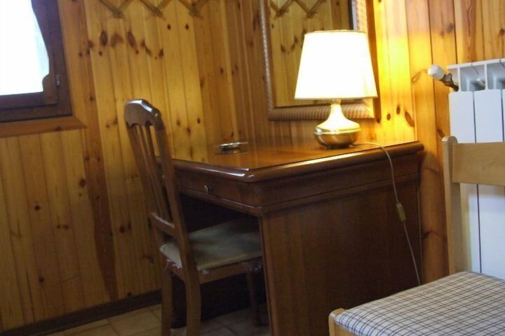 Room 10 of 37