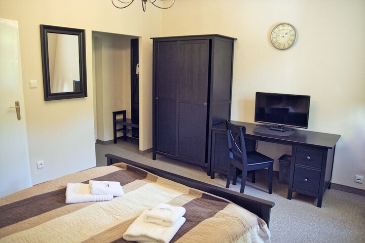 Room 4 of 39