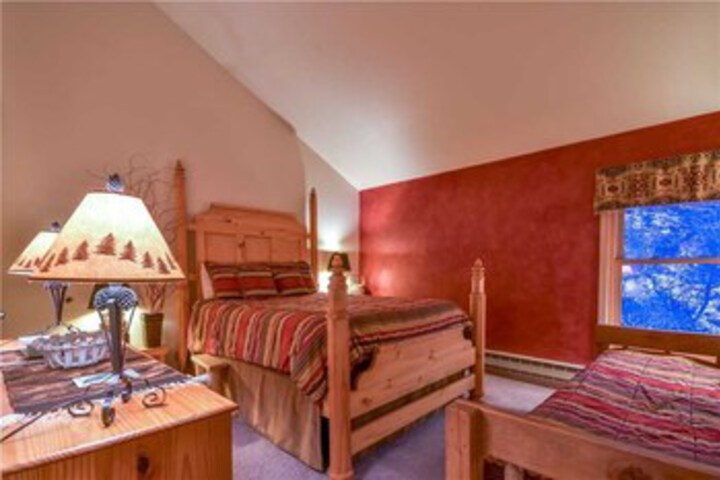 Room 24 of 27