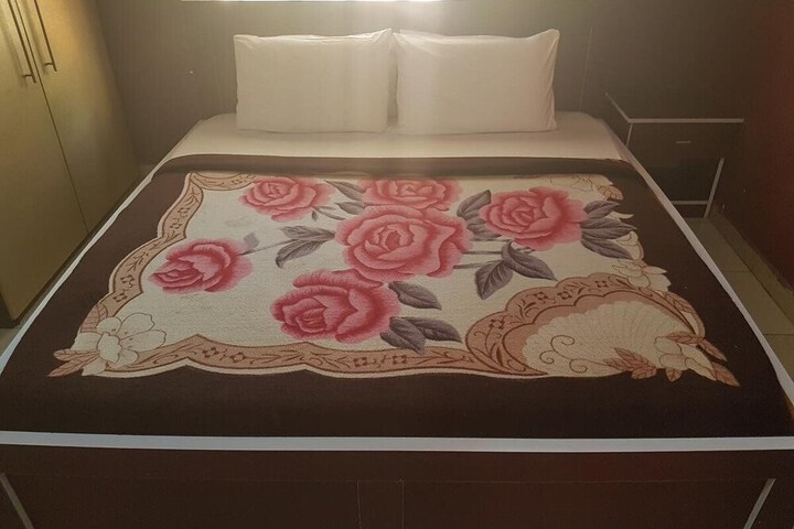 Room 8 of 21