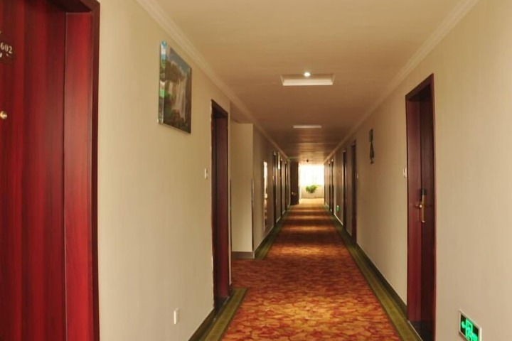 Ballroom/Hall 50 of 51