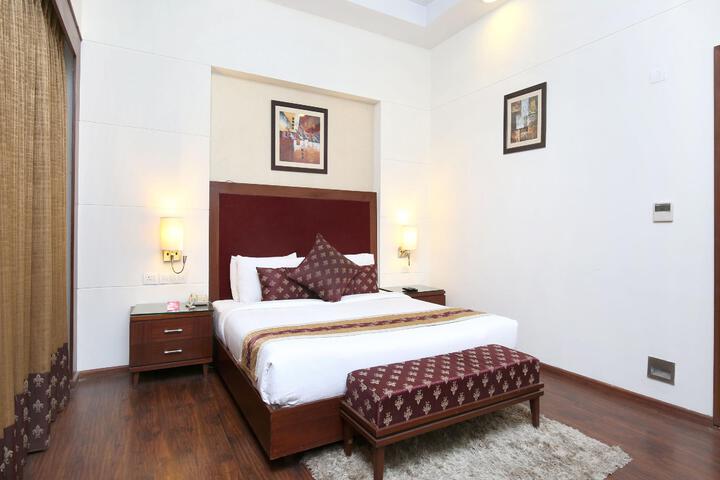 Room 2 of 5