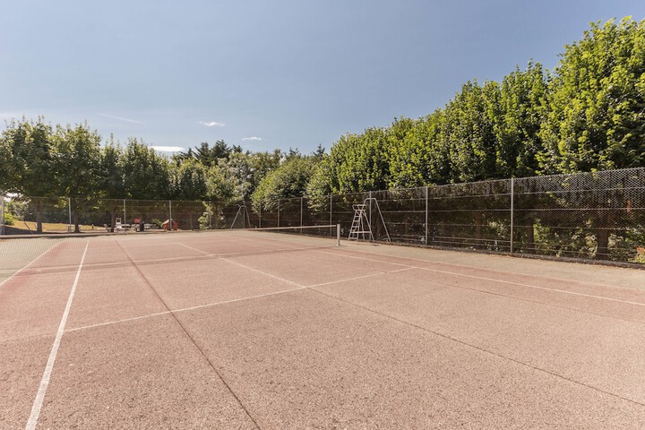 Tennis court