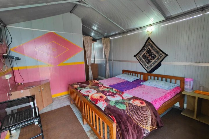 Room 13 of 26