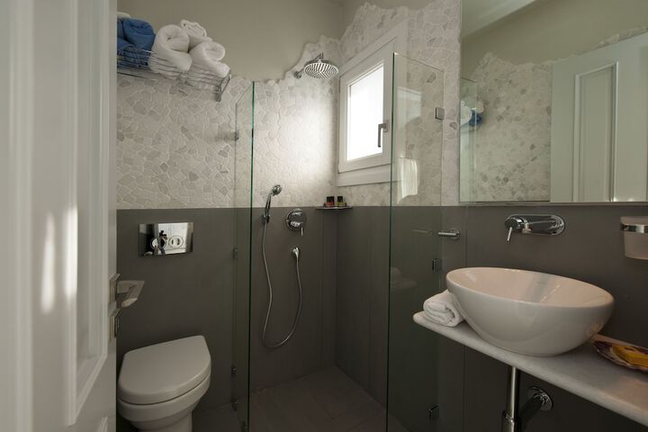 Room 45 of 74